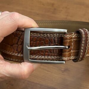 Greg Norman Collection Tan Leather Belt crocodile pattern men’s 42